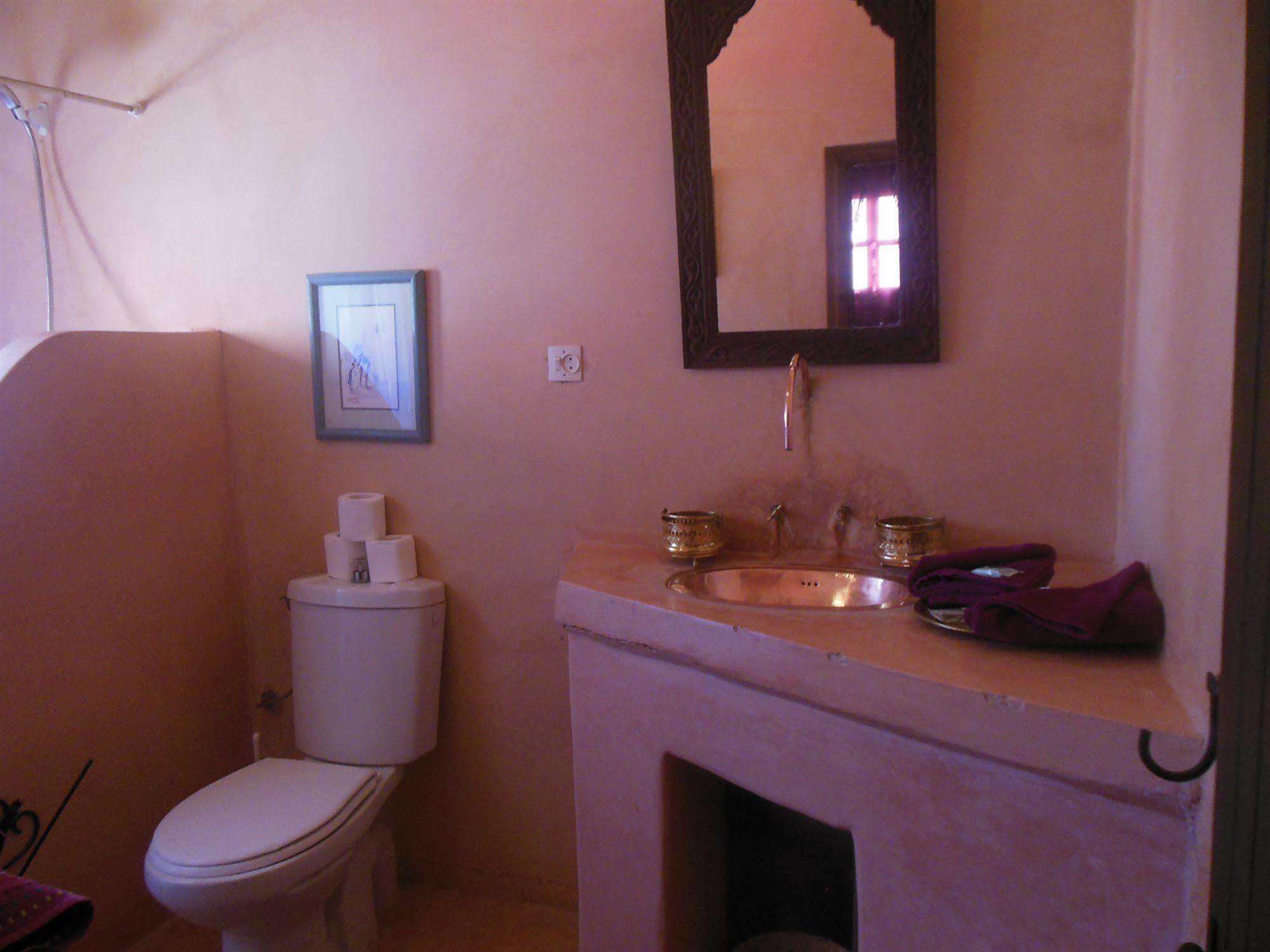 Bed and Breakfast Kasbah Du Peintre Ait Benhaddou Exterior foto